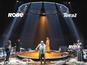 15 ROBE Tetra 2™ illuminano "I racconti della peste" in scena al Teatro Stabile di Catania
