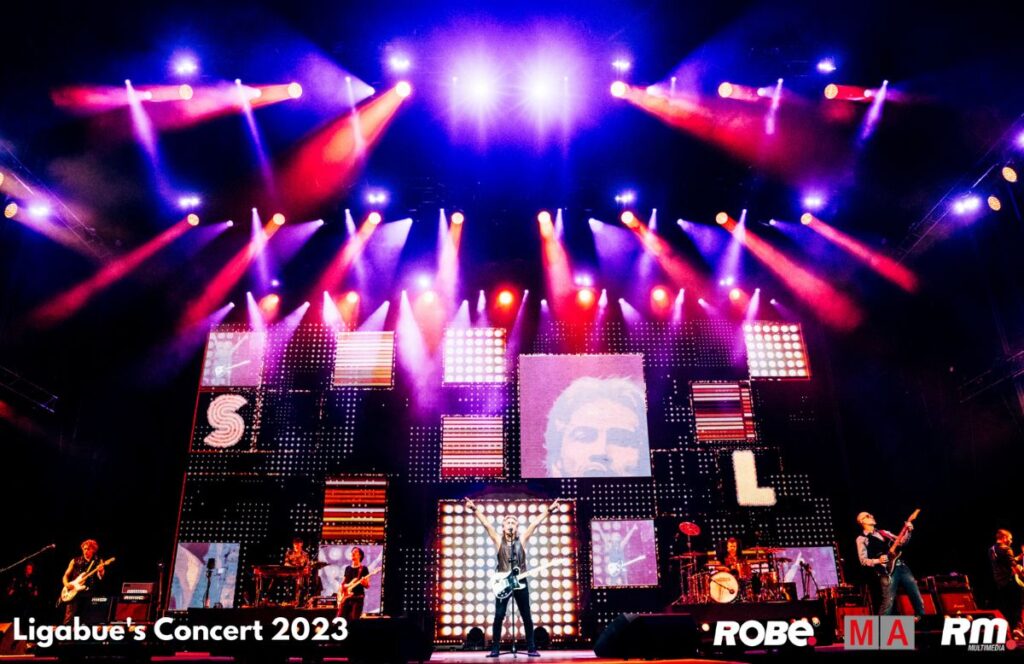 ROBE E MA PROTAGONISTE NELLO STAGE LIGHTING DI LIGABUE